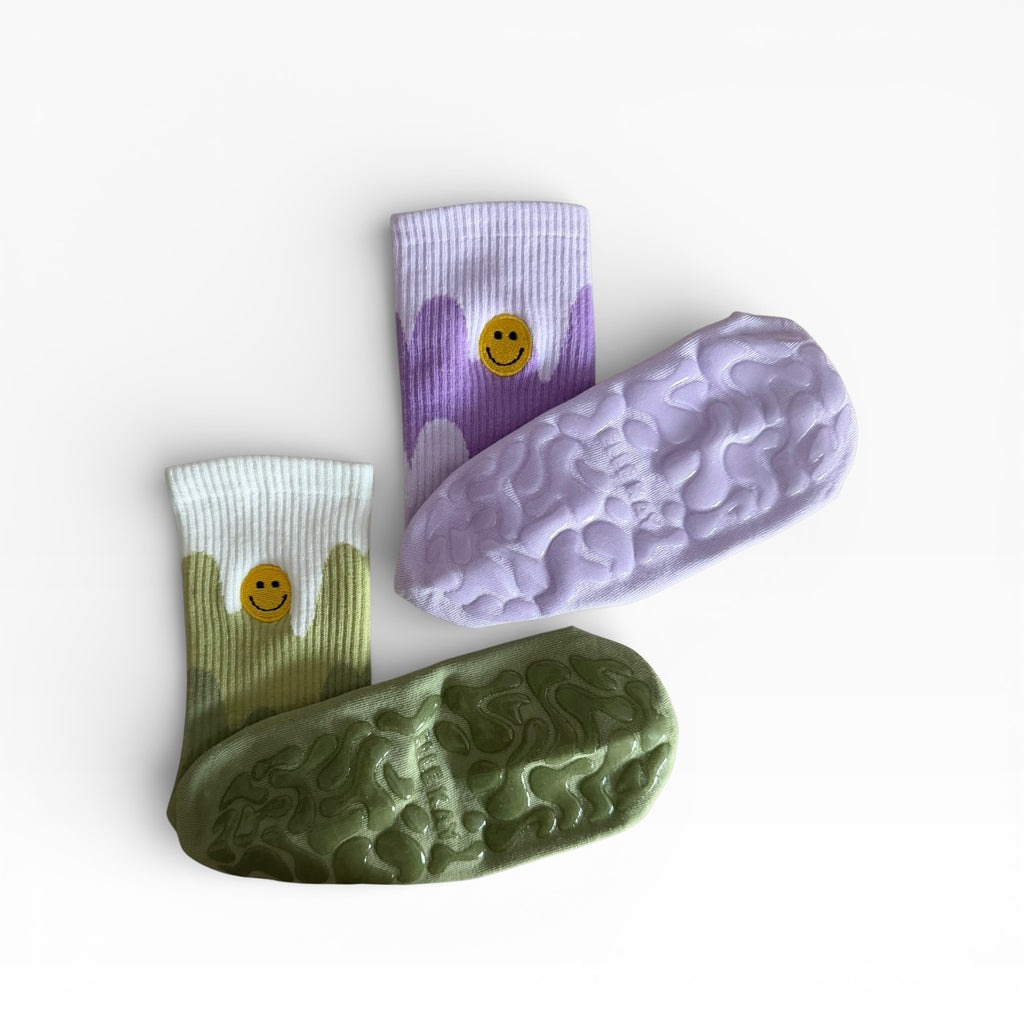 🙂 Happy wavvy Pilates Socks- green
